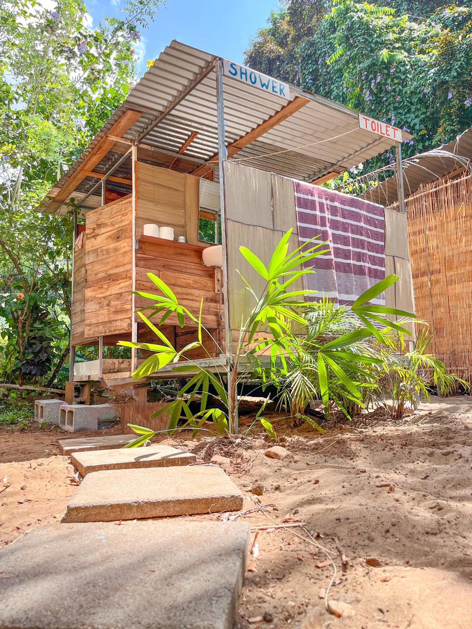 Hostel Nomadic Surf Camp Uvita Exteriér fotografie