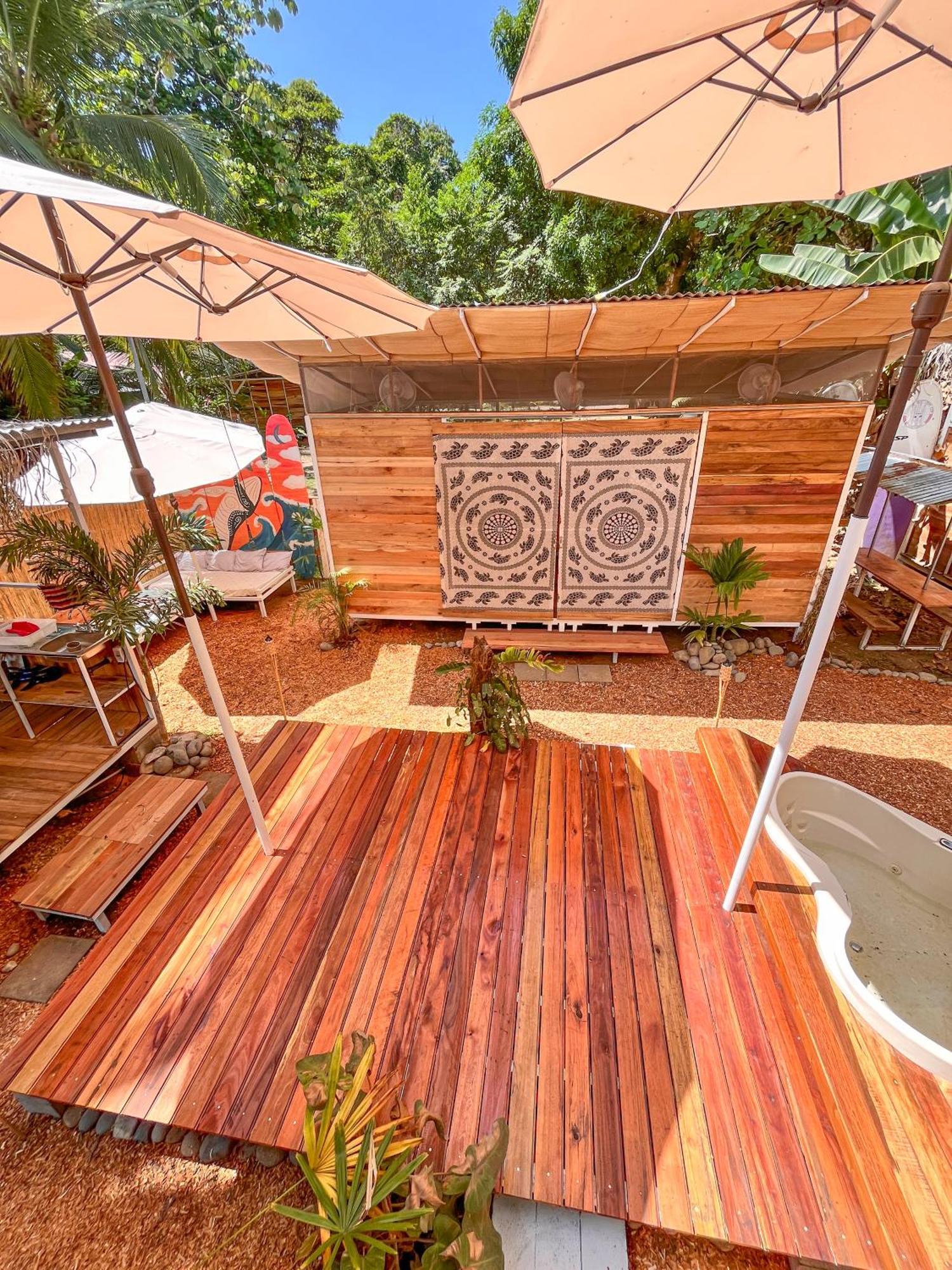 Hostel Nomadic Surf Camp Uvita Exteriér fotografie
