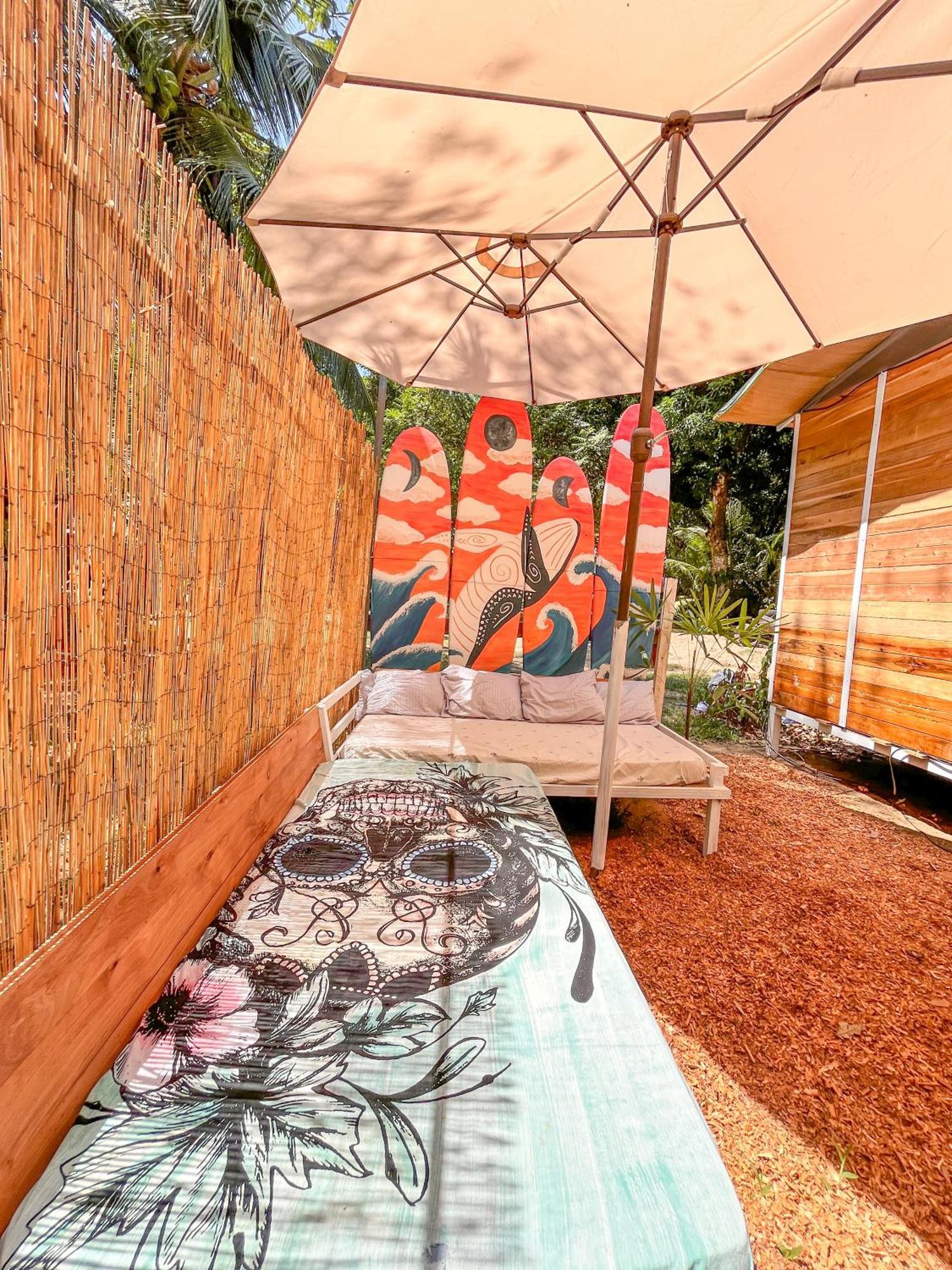 Hostel Nomadic Surf Camp Uvita Exteriér fotografie